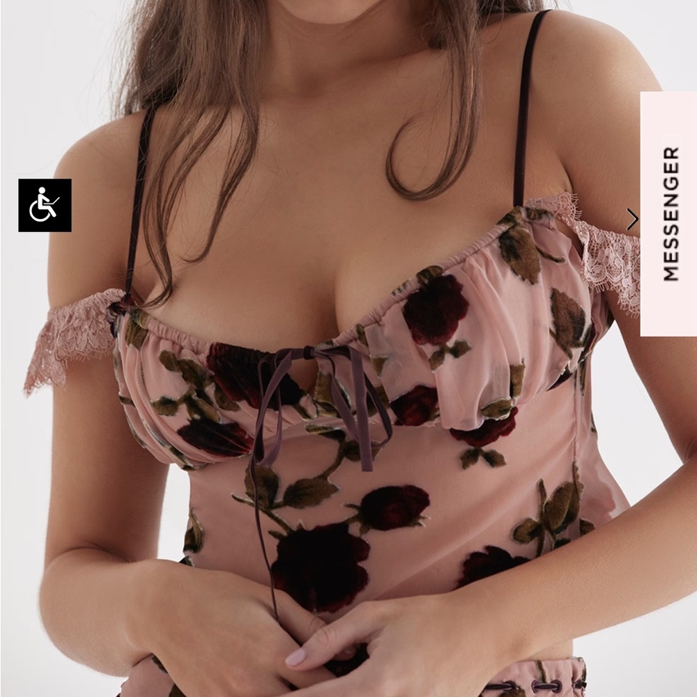 NWOT House of CB GRACIELA
DUSTY PINK DEVORE TOP SIZE L Plus cup